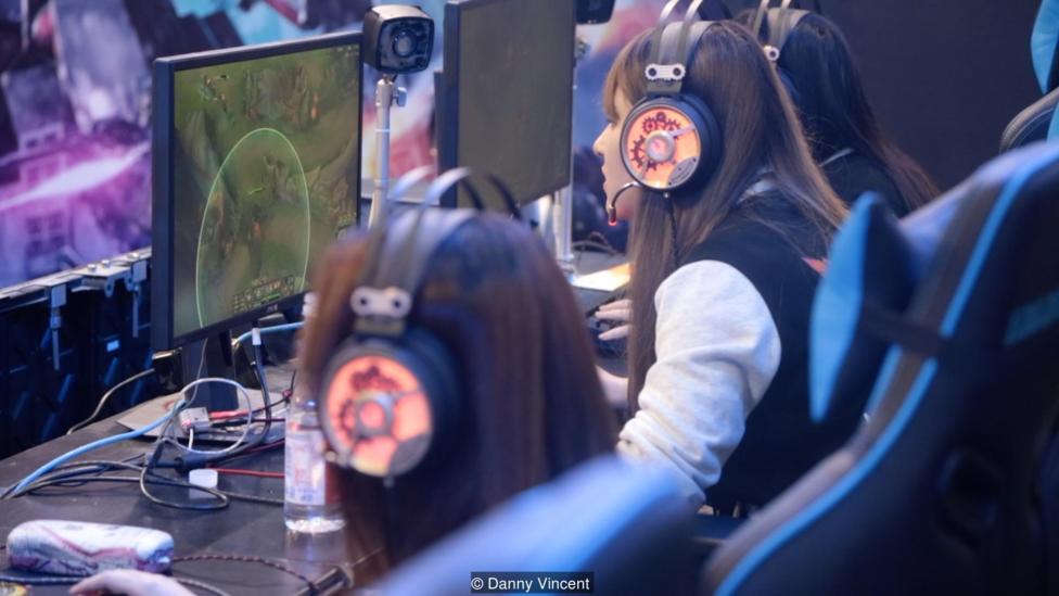 The Chinese female gamers putting male players in the shade