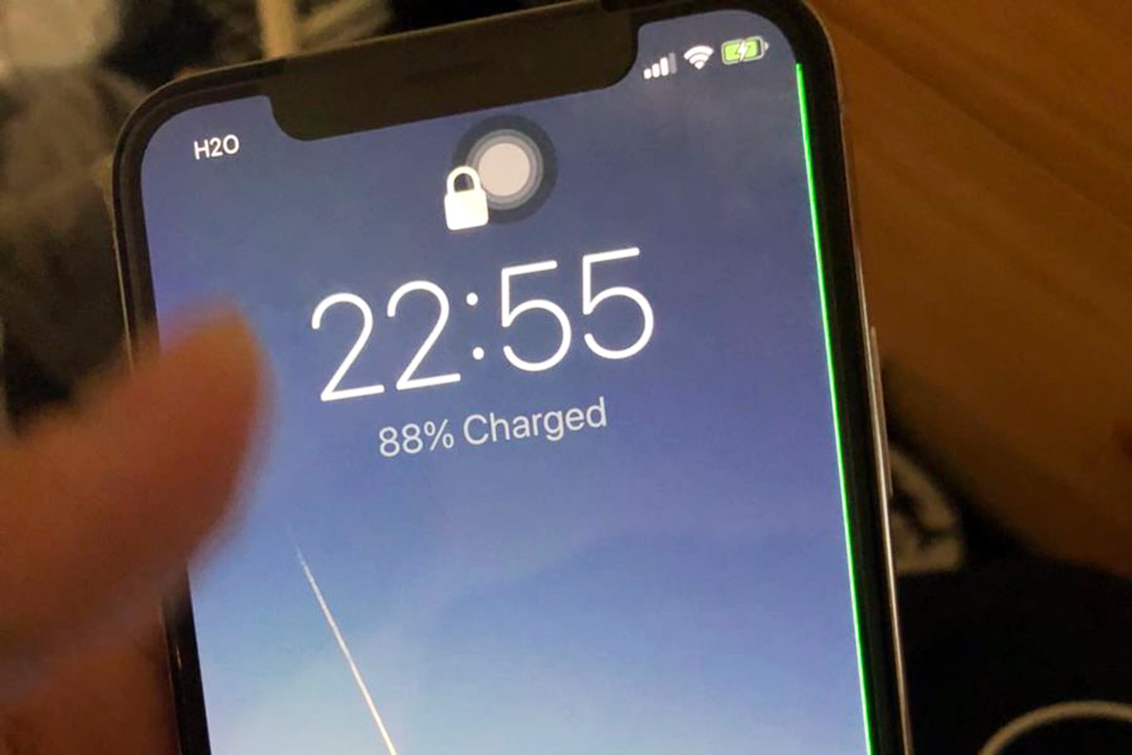 Some iPhone X displays have a nasty green line